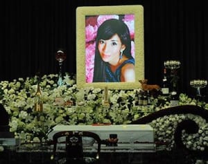 川島なお美さん　夫・鎧塚氏が不眠不食で作った「愛の祭壇」