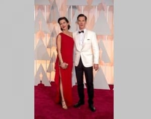 ベネディクト・カンバーバッチの自宅に「赤いリボン」を残したストーカー