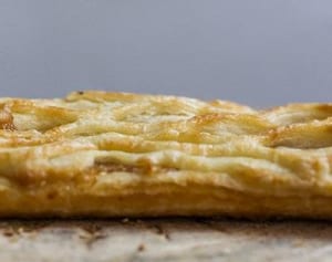 【今週の対決】ミートパイVSピンサ　日本初上陸テークアウトスナック！