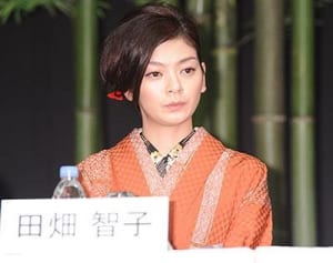 田畑智子　恋人を怒鳴って殴打…隣人が見た「深夜の路上喧嘩」
