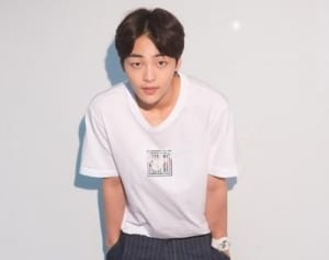 新人俳優キム・ミンジェに密着質問！カバンの中身を大公開