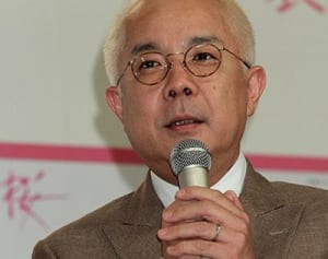 “マザコン”自認する小堺一機　“教育熱心”母と涙の別れ