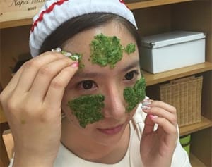 美容エリートが解説！保湿にピッタリの野菜はキュウリ！　ユンチェの“韓ドル”プロデュース!!11月号