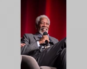 モーガン・フリーマンの自家用飛行機が不時着