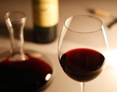 ボケ防止、がん予防…“赤ワイン”の健康効果最新研究