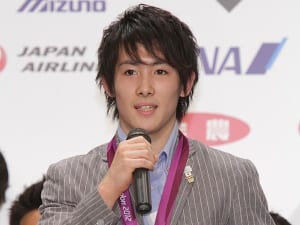 “泥酔ハーレム写真”加藤凌平　母が「わきまえなさい」と叱責