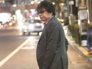 ASKA 激太りで白髪ボサボサ…あまりの変貌に誰も気づかず