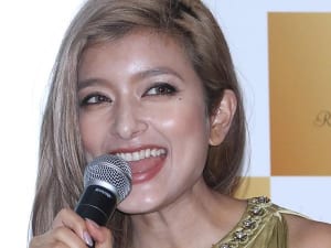 ローラとも仲良し！インスタで大人気の9歳Laraちゃんの魅力