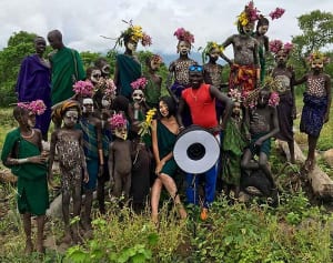 ハダカになって、裸族を撮るの！　異端の写真家・ヨシダナギ