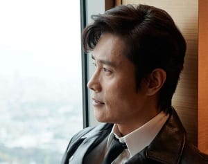 イ・ビョンホン　主演映画の撮影秘話「感情を抑えきれず…」