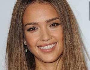 ジェシカ･アルバの大みそか「ナノゴールド　スキンケア」って？