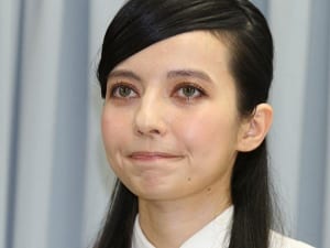 ベッキー ゲス極・川谷の妻がすがった探偵“浮気調査１カ月”