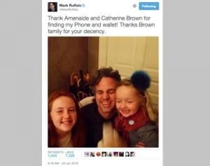 マーク・ラファロ、落とした財布と携帯をTwitter経由で見つけてもらう
