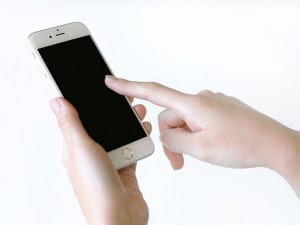 スマホ料金節約には…まず「データ通信料」「更新時期」の確認を