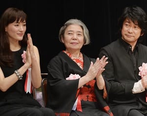 表彰台彩る綾瀬さんら　ヨコハマ映画祭