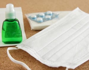 「花粉症症状出始める前から点眼、内服薬」と医師