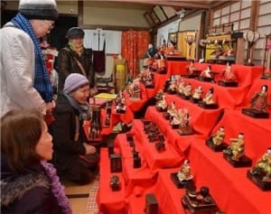 漁師町のひな祭り　三崎昭和館で特別展