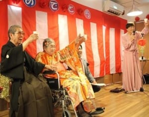 最後まで幸せ願い　認知症カップル結婚式