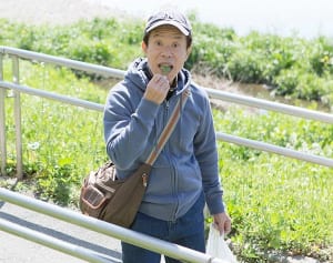 俳優・岡本信人さんに教わる、春こそ楽しい「雑草タダめし」