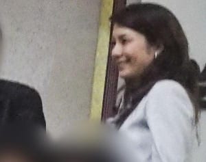 千野志麻元アナ“ド派手”なスーツで名門小の入学式に出席