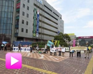 改憲派と護憲派が駅前で応酬