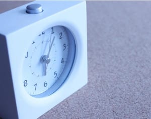 不眠、睡眠不足を解消する”太もも上げエクササイズ”