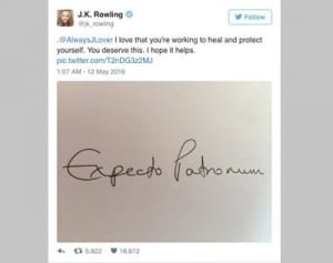 J.K.ローリング、ファンに手書きの呪文をプレゼント