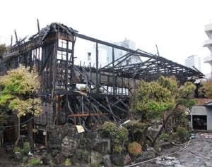 『軍都』の記憶灰に　料亭「小松」焼失