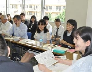 子どもの貧困、学生らが意見　横浜で初の対策会議
