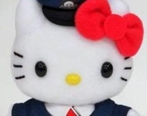 制服姿の「キティ」　川崎市バスがグッズ