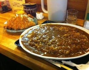 サヨナラLLカレー　「どん八」店主、苦しむ姿見たくない