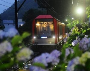 「夜のあじさい号」試運転　箱根登山鉄道
