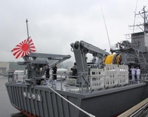 海自掃海艦「やえやま」引退　世界最大級木造船舶
