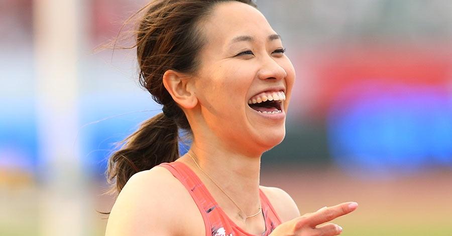 福島千里 腹筋に貼られた謎のシール 女性の不調に効く の声 女性自身