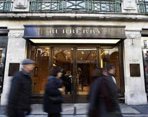 バーバリーが2割安!? 「英国EU離脱」で英ブランドに影響も