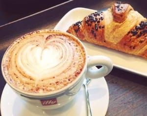 第8回「パリのカフェは、人々の1日を芳醇にする。」～マダムミキのパリの食・デザイン365日