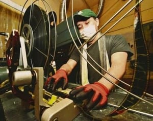 閉館前の成人映画館、女性記者が行ってみた　フィルムで味わう成人映画