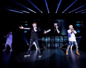 超新星ソンジェ除隊後初ファンミ！　サプライズでユナクも登場