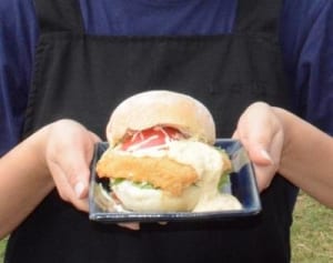 朝どれの地魚でご当地バーガー　横須賀・観音崎