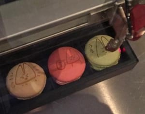 六十一のぞき　テープやマカロンを自分色に!? 21世紀のモノづくり体験