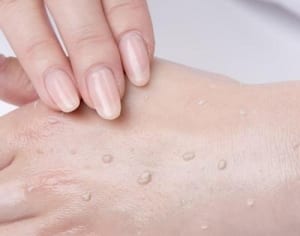 面白いほどポロポロ角質が落ちる！「トッコ」のピーリング～松波利佳の1分通販～