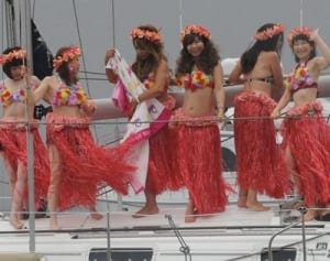 ヨットレース「タモリカップ」開催　ベリーダンスも