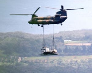 陸自ヘリ高江投入 ｢万策尽き｣最終手段 防衛相の訪米前に