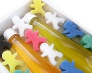 ユニークな人型緩衝材が評判