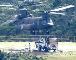陸自ヘリ空輸は｢違法｣ 専門家､法解釈不可と指摘