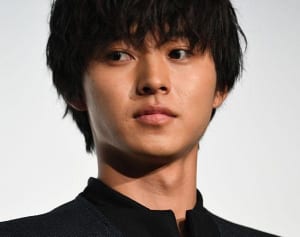 「一緒にオンエア見る」山崎賢人語る月９チーム仲良しぶり