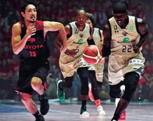 キングス、開幕戦惜敗　華やかBリーグ、バスケ新時代へ