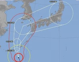 沖縄本島と久米島地方に暴風警報 台風18号