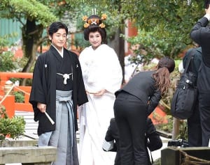 紀香 3歳年上義母のいる大阪へ…始めていた遠距離梨園妻修業