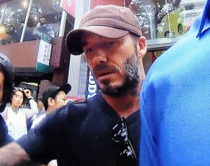 ベッカム 来日中のお忍び“爆買い”現場で見せた仰天の神対応